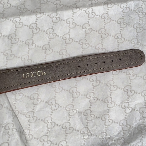 Gucci 8000M Gold & Silver Swiss Made Timepiece - Picture 13 of 16